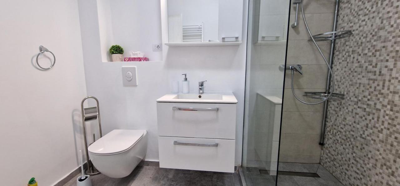 Joy'S Apartment 2 Κονστάντζα Εξωτερικό φωτογραφία
